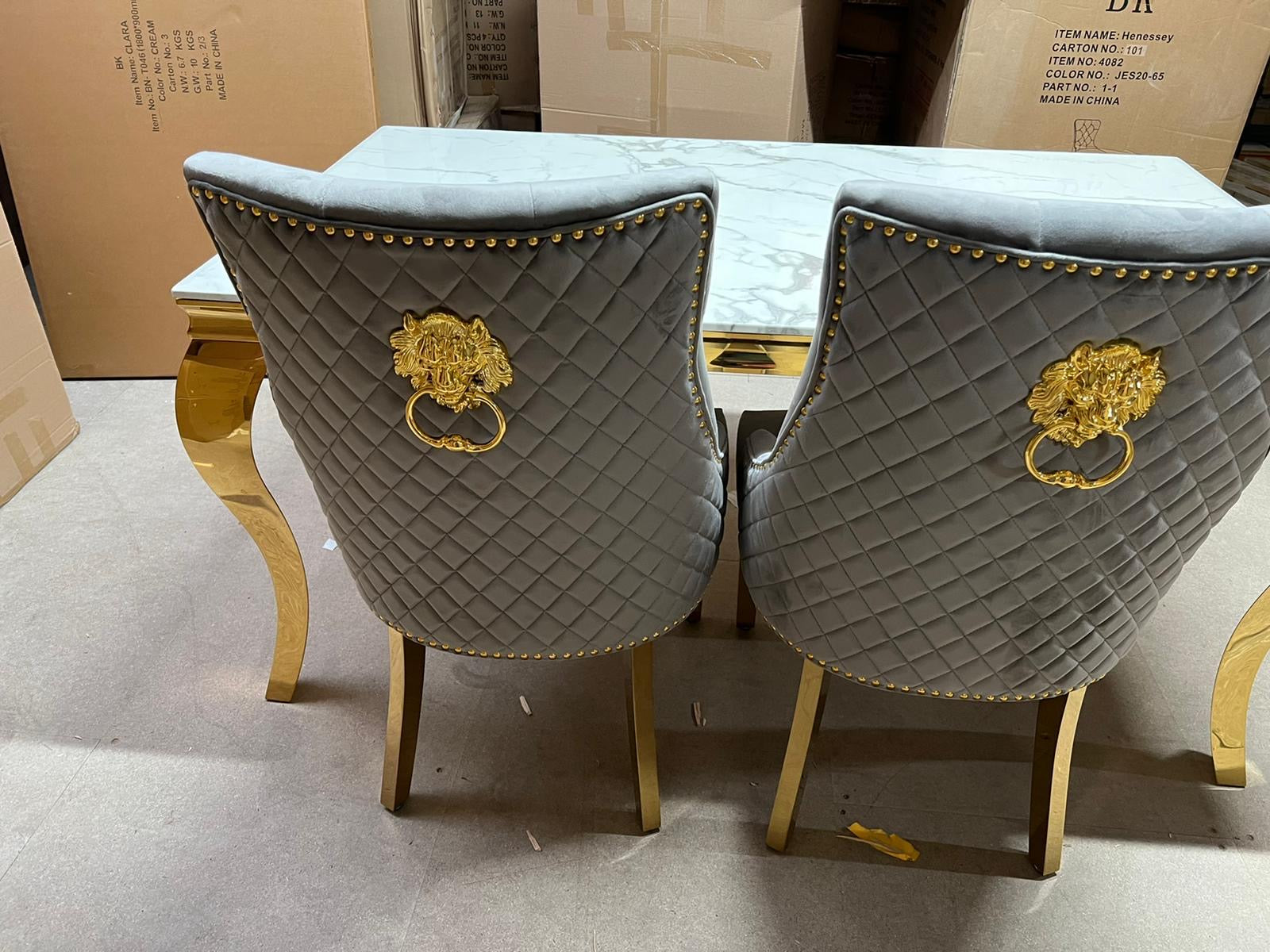 Marble table Gold and white and chairs