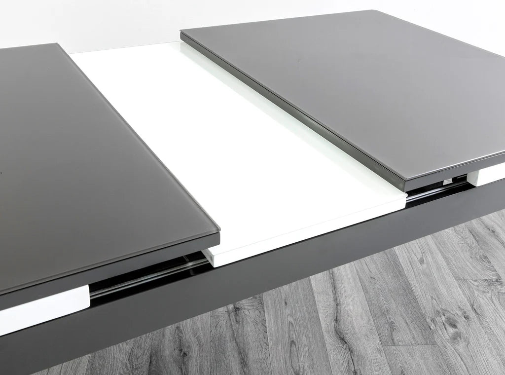 Husty dining table with six chairs