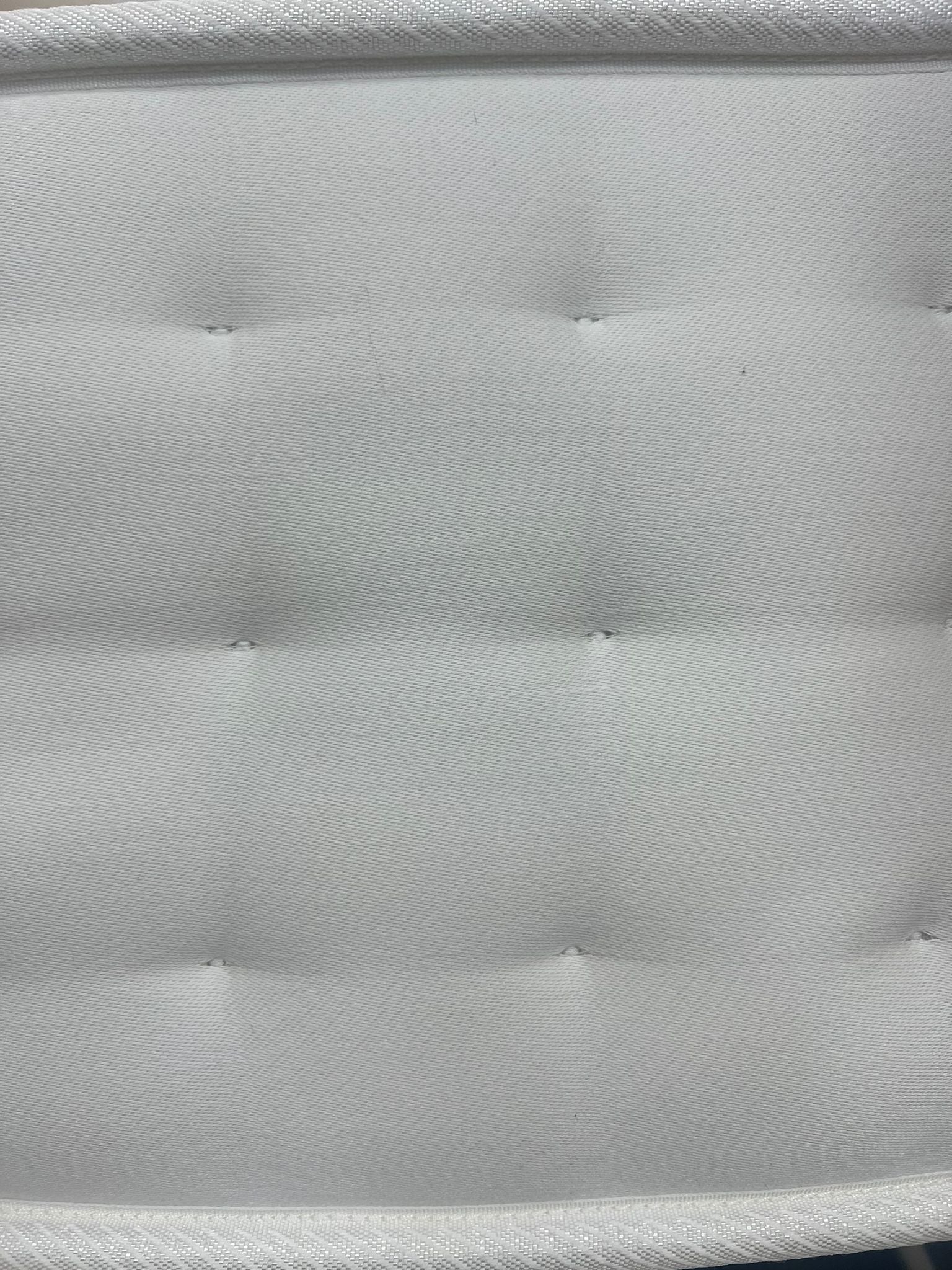Orthopaedic 2000 pocket sprung mattress