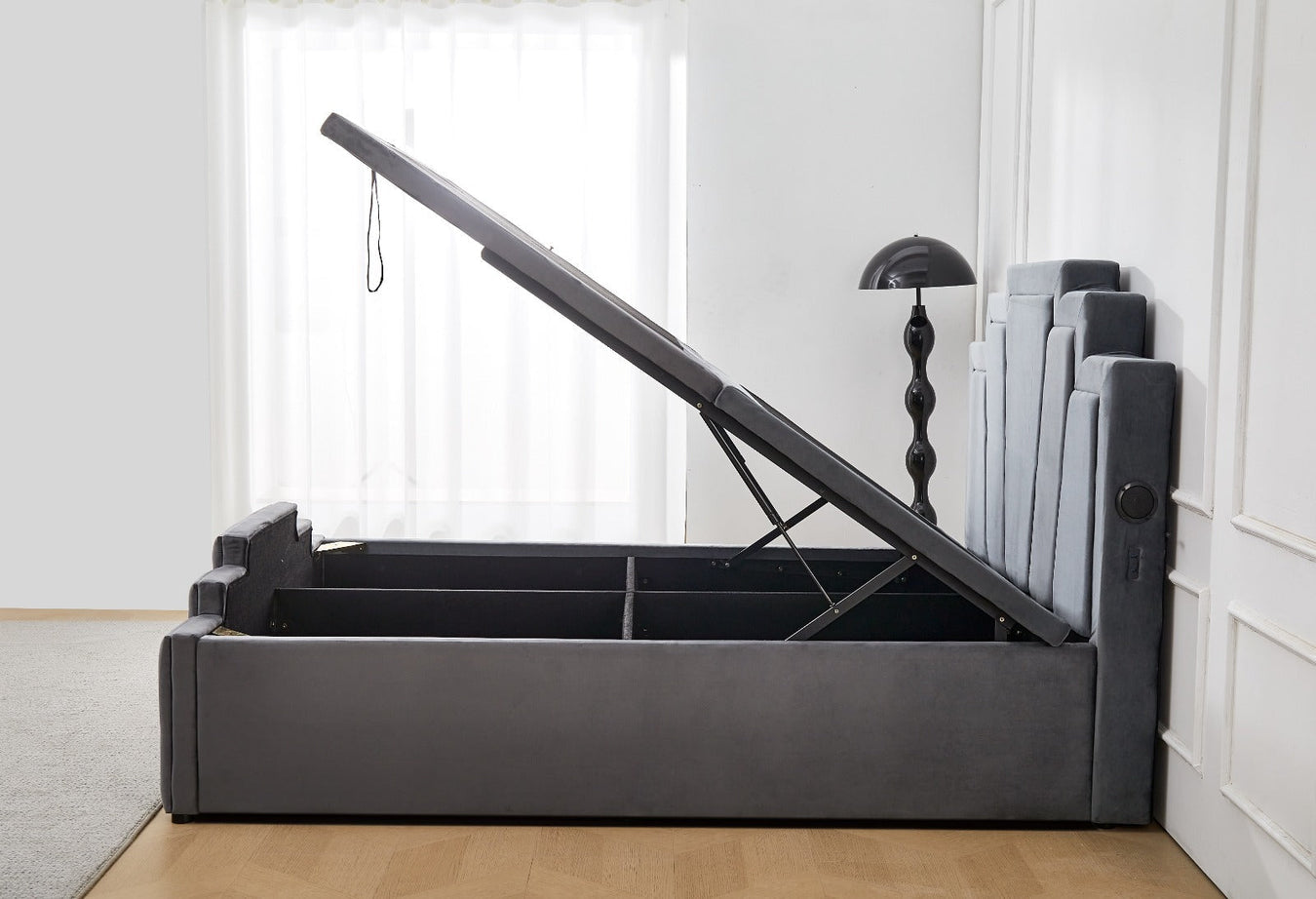 Crown bed with usb and speaker
