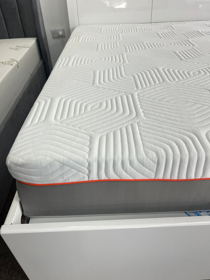 Full memory form 3d classic  and full firm mattress