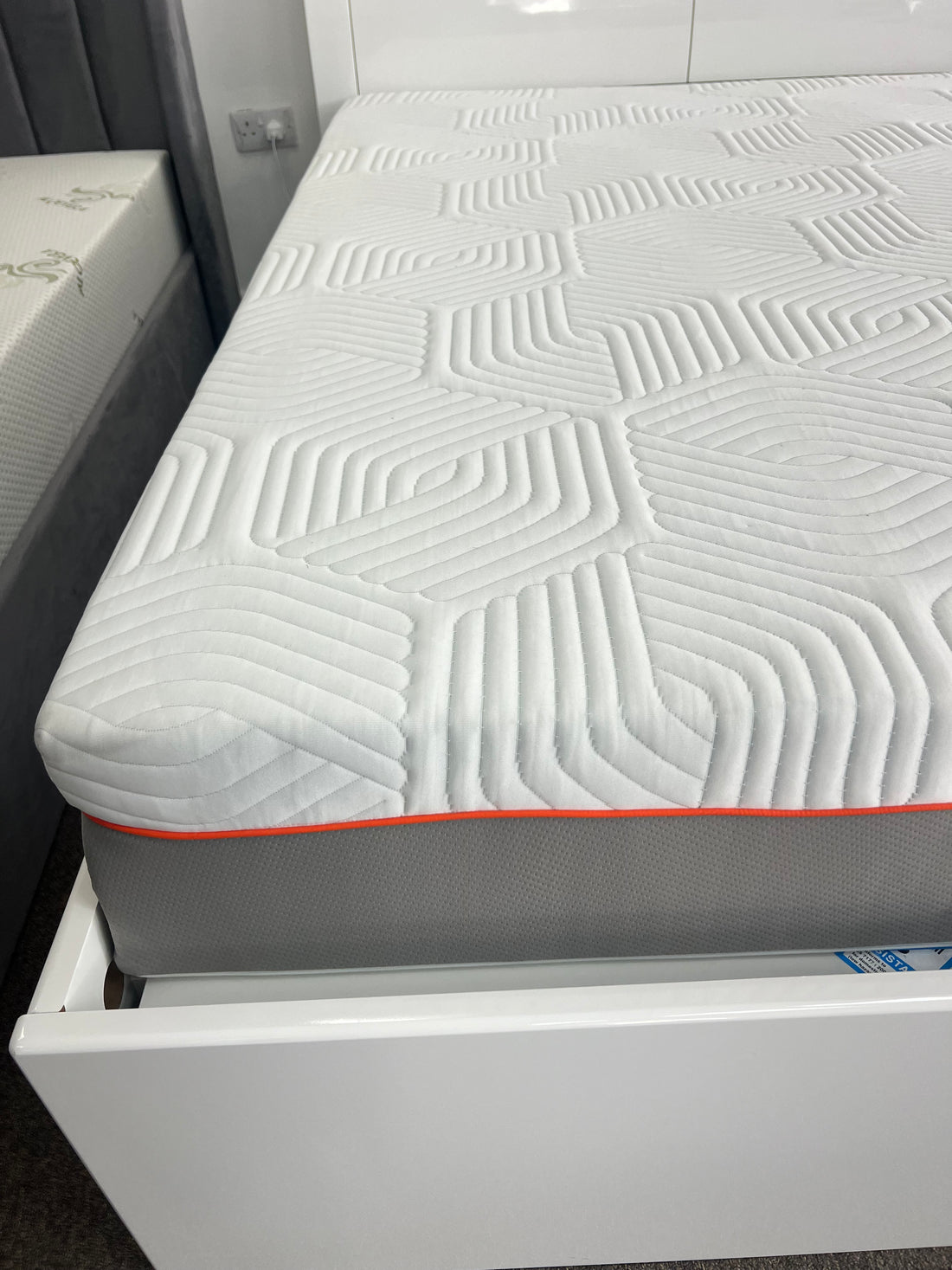 Full memory form 3d classic  and full firm mattress