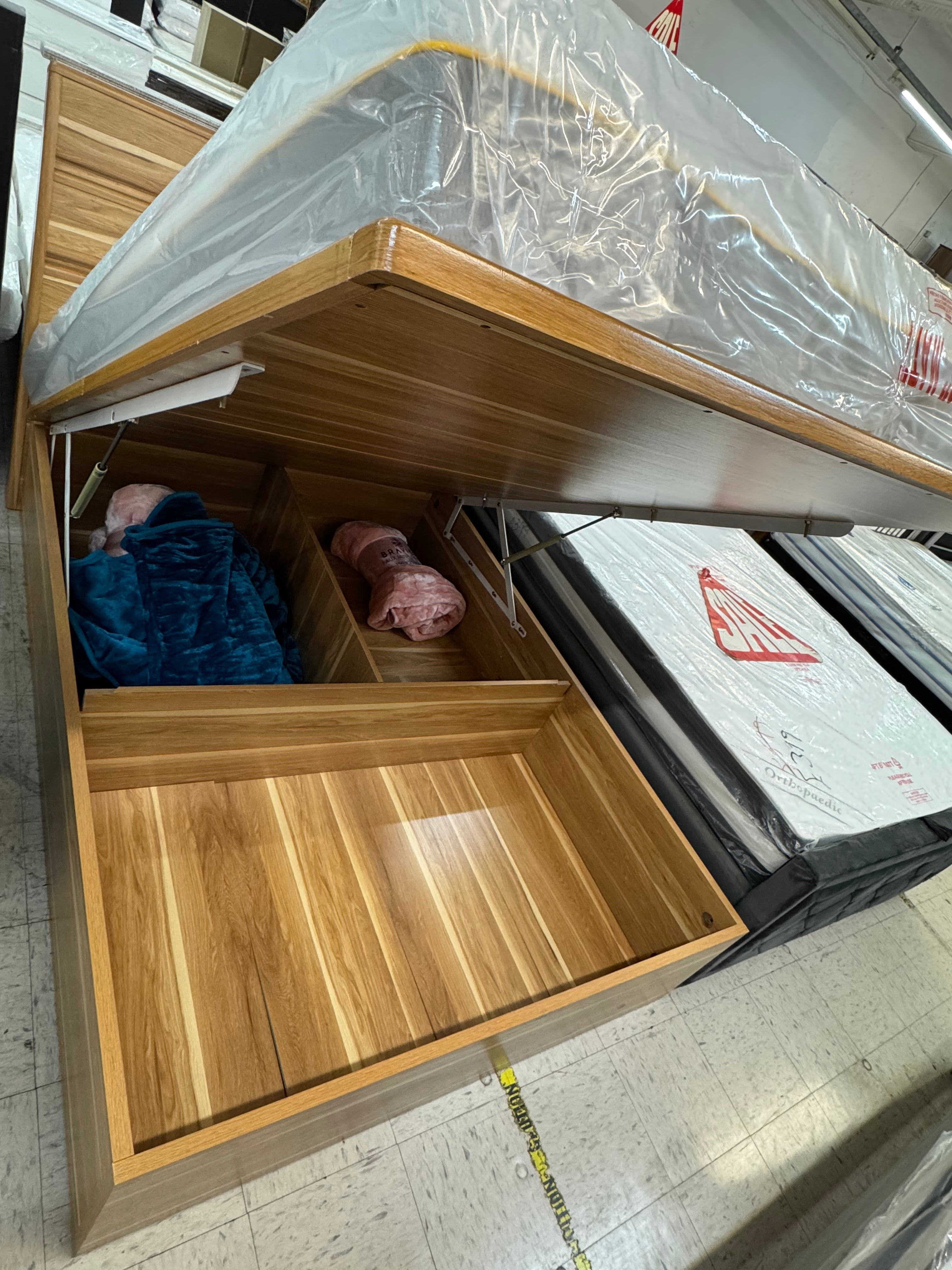 Rugby honey oak solid wood bed
